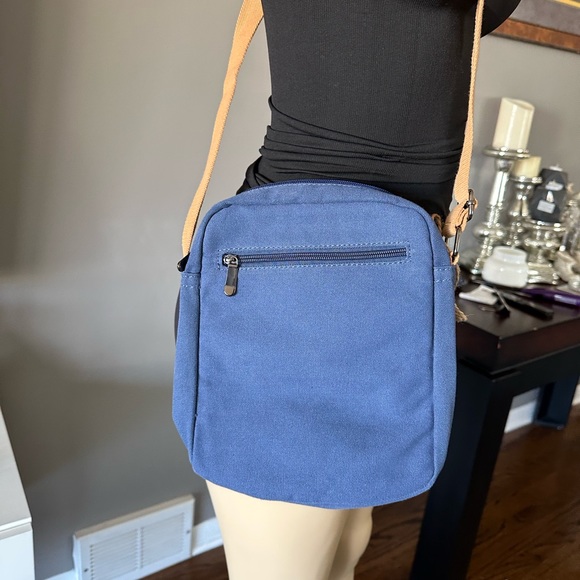 Kemy's • Crossbody Purse Handbag Bag Elephant Print • baby Blue new - Picture 3 of 10